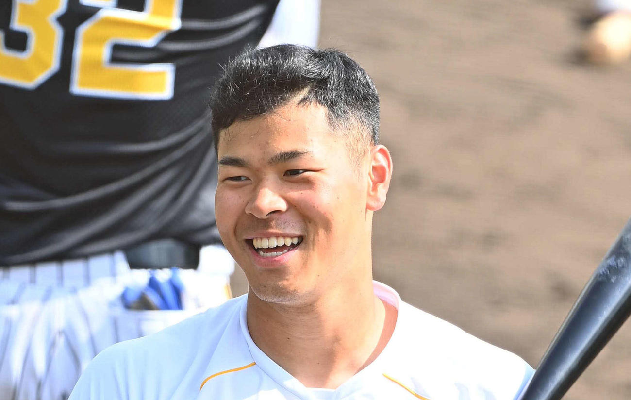 阪神佐藤輝明（2021年2月8日撮影）