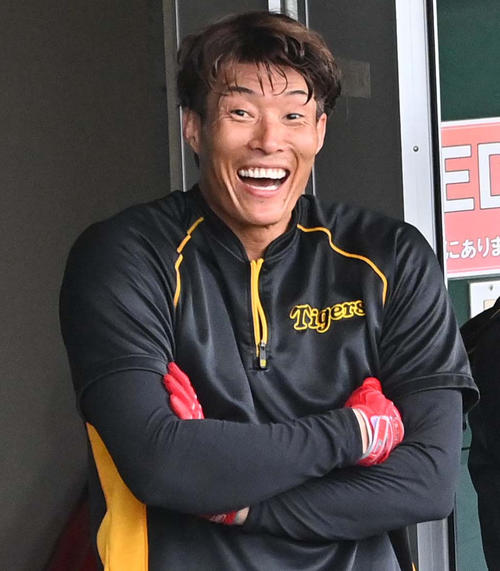 宜野座で行われた日本ハム戦、若手が多い中、知ってる顔みーけ！（撮影・上田博志）