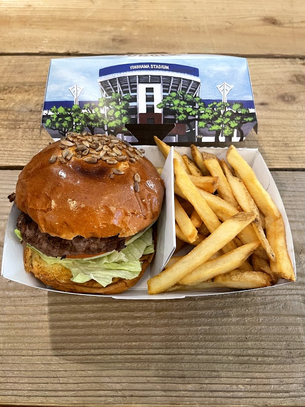 DeNAは横浜市内の新型コロナウイルス感染症宿泊療養施設へ特製弁当の提供を開始する（球団提供）