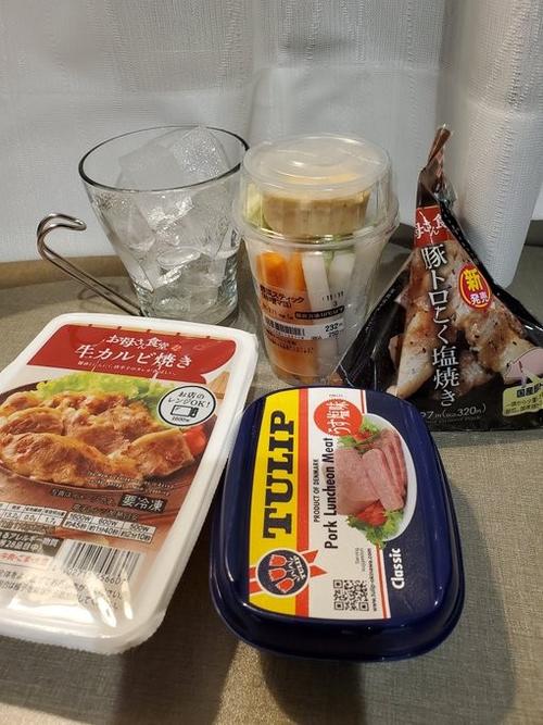 コンビニで肉づくし