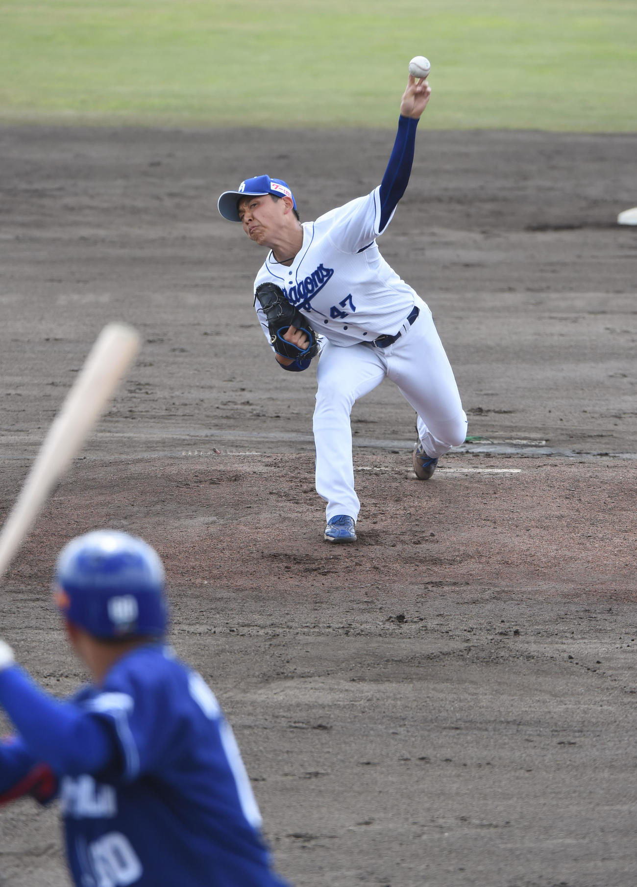紅白戦に先発した笠原（撮影・森本幸一）