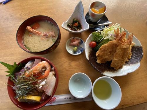 宮崎の伊勢エビのみそ汁と海老フライ、海鮮丼の定食大盛り