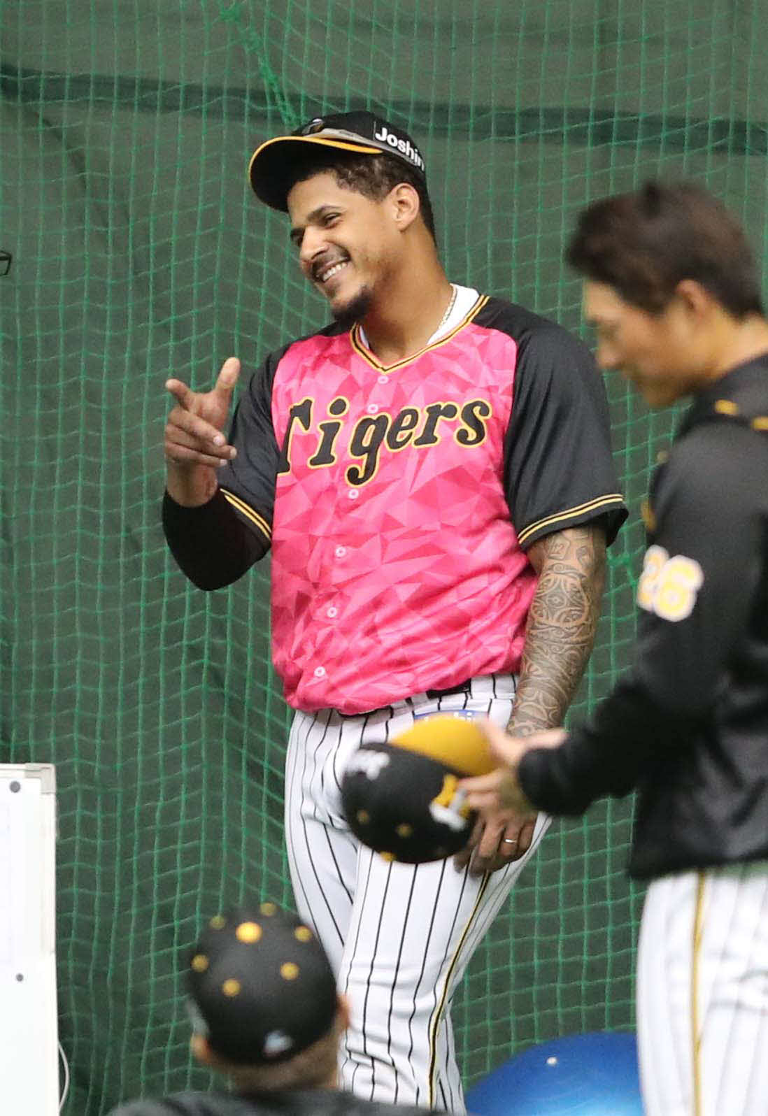 一日主将をつとめ笑顔を見せるマルテ