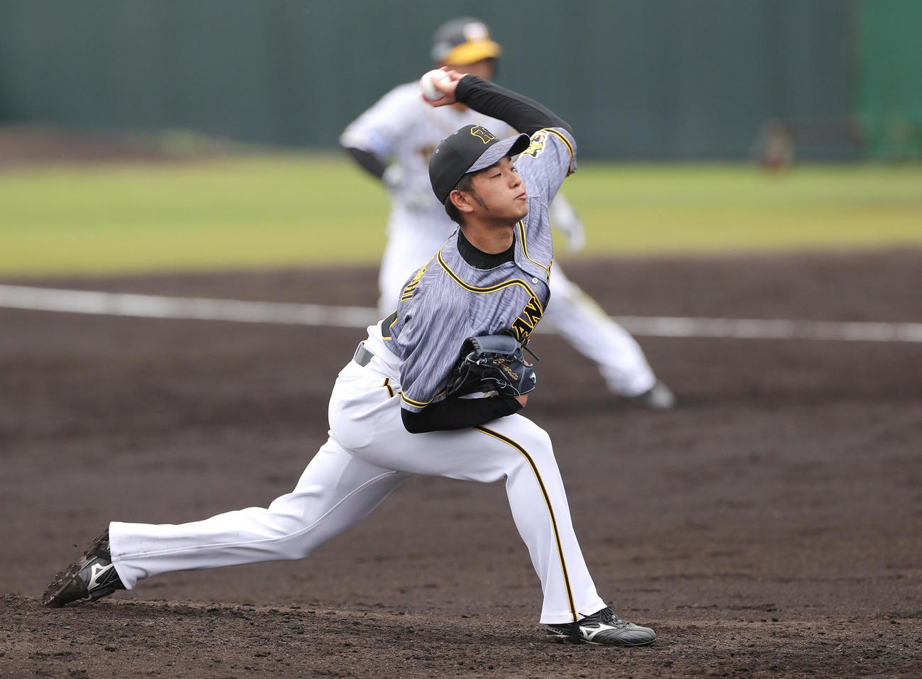 阪神紅白戦　紅白戦に先発し力投する阪神高橋（撮影・前田充）