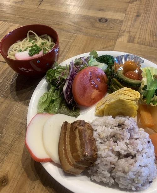 日本ハム担当の朝食と年越し沖縄そば