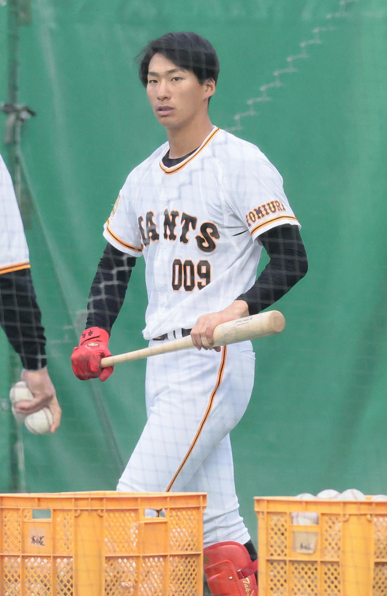 1軍練習に合流した巨人八百板（撮影・足立雅史）