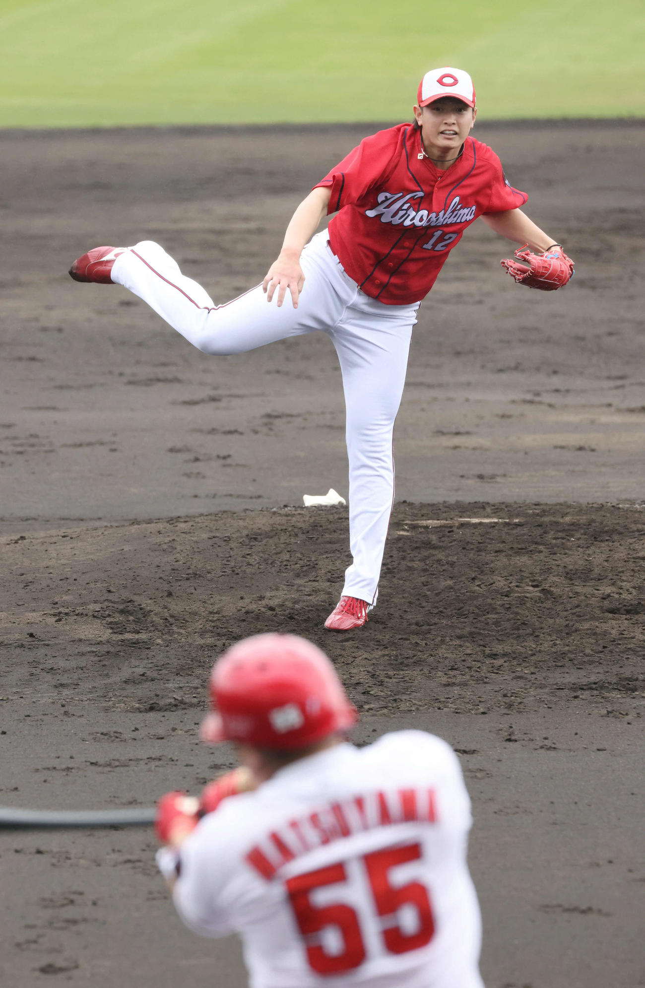 プロ野球広島沖縄キャンプ　紅白戦　4回裏白組攻　紅白戦に登板したドラフト3位の大道（撮影・加藤孝規）