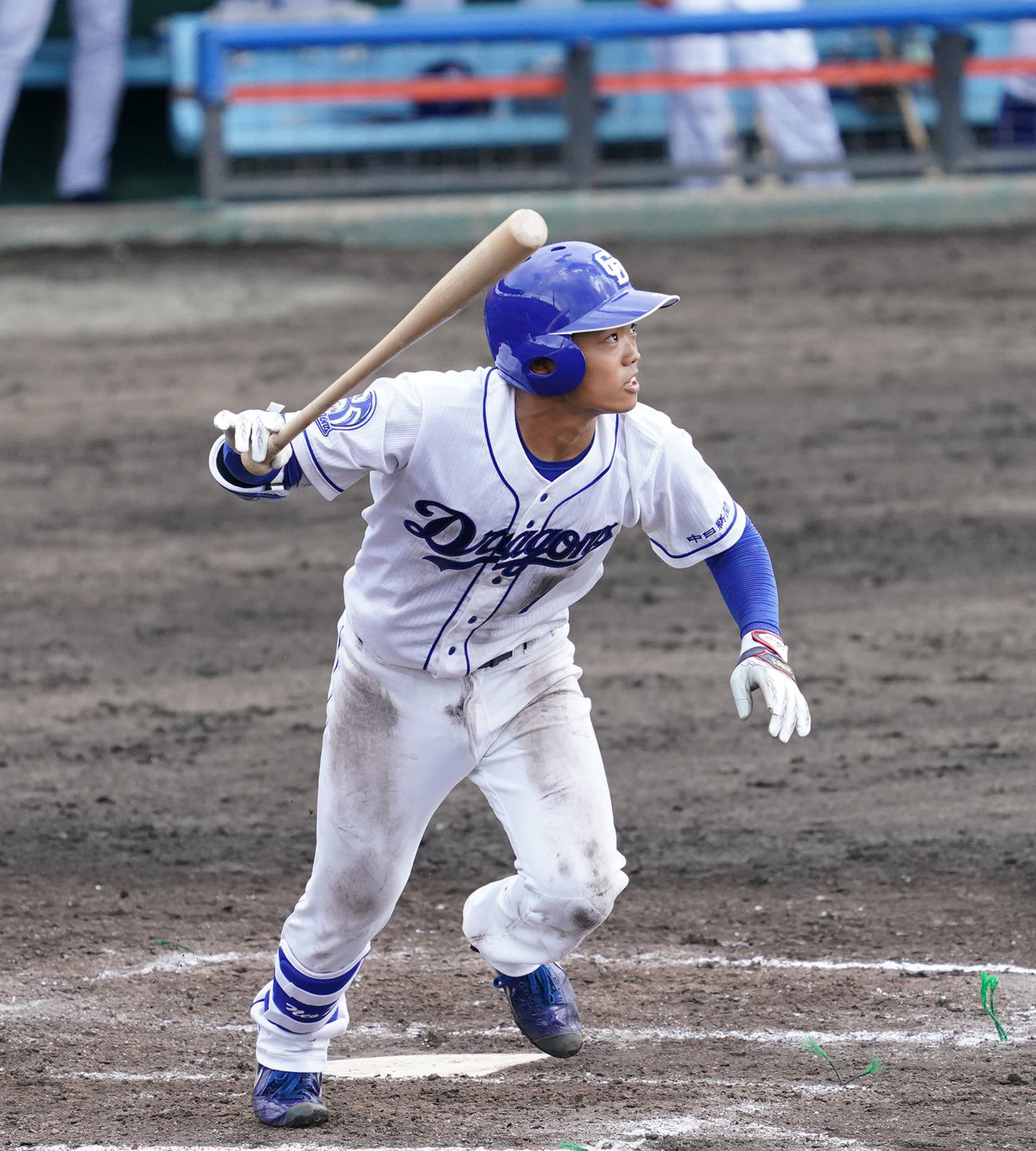 中日対DeNA 8回裏中日無死、中前安打を放った根尾（撮影・森本幸一）
