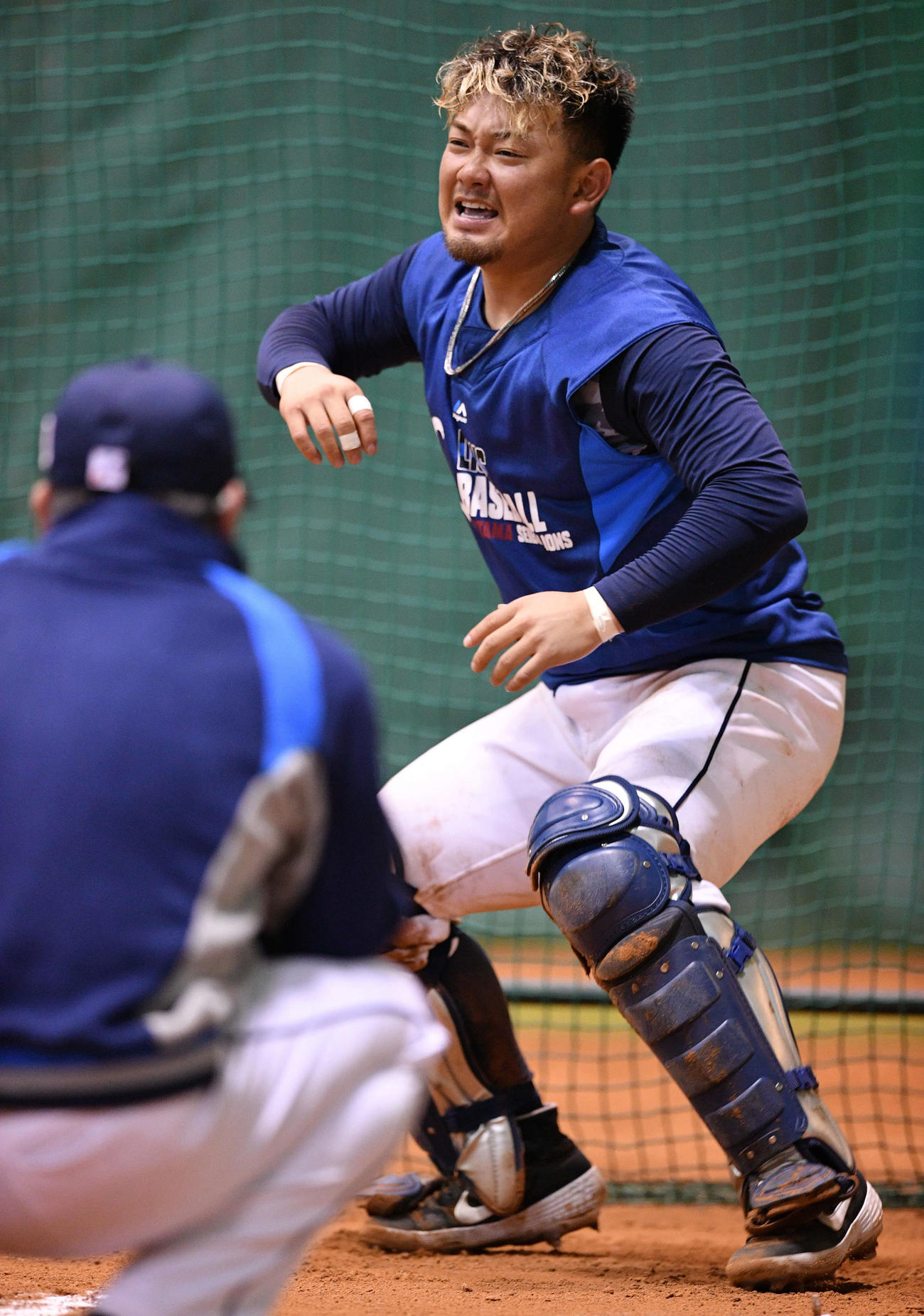 ハードな練習に耐える西武森（撮影・滝沢徹郎）