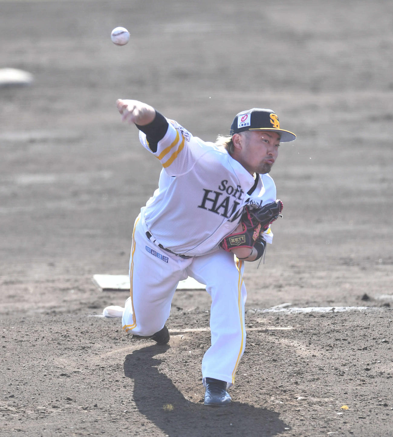 紅白戦　3回表より登板した白組2番手の森（撮影・岩下翔太）