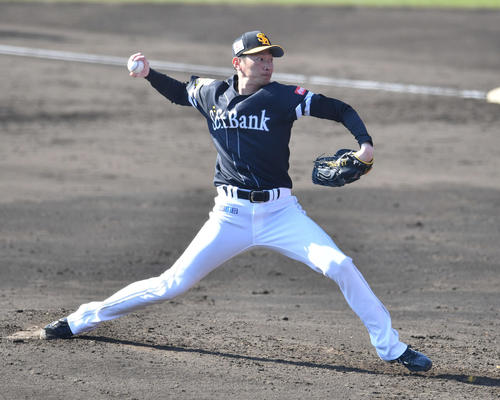 紅白戦　3回裏より登板した紅組2番手の二保（撮影・岩下翔太）
