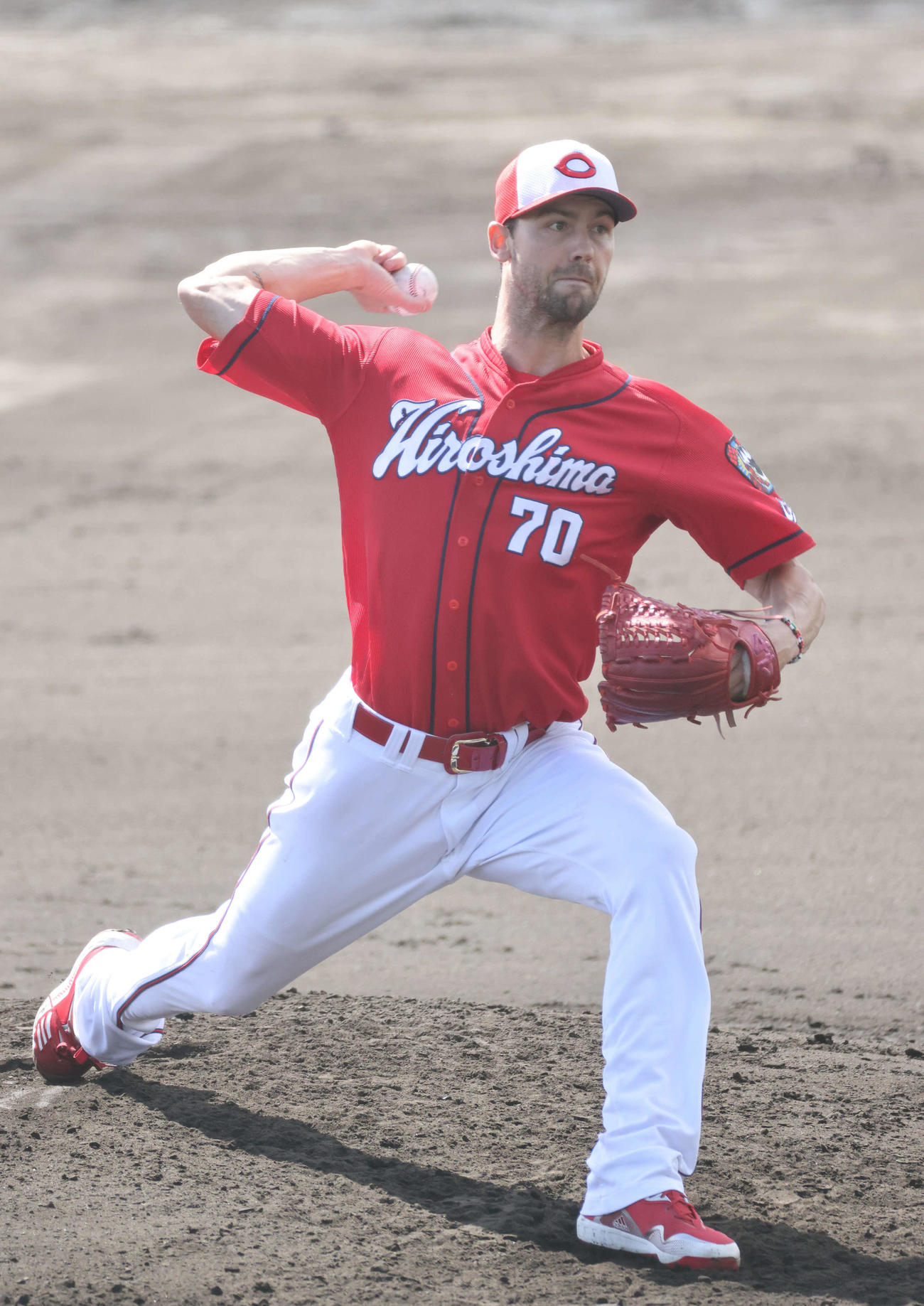 プロ野球広島沖縄キャンプ　シート打撃に登板したスコット（撮影・加藤孝規）
