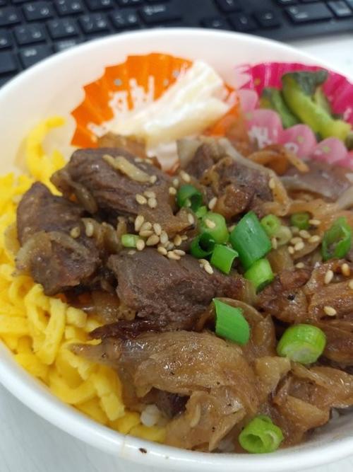 魚八・牛ハラミステーキ丼