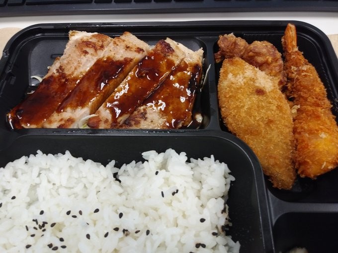 オリジン弁当のトンテキ弁当デラックス