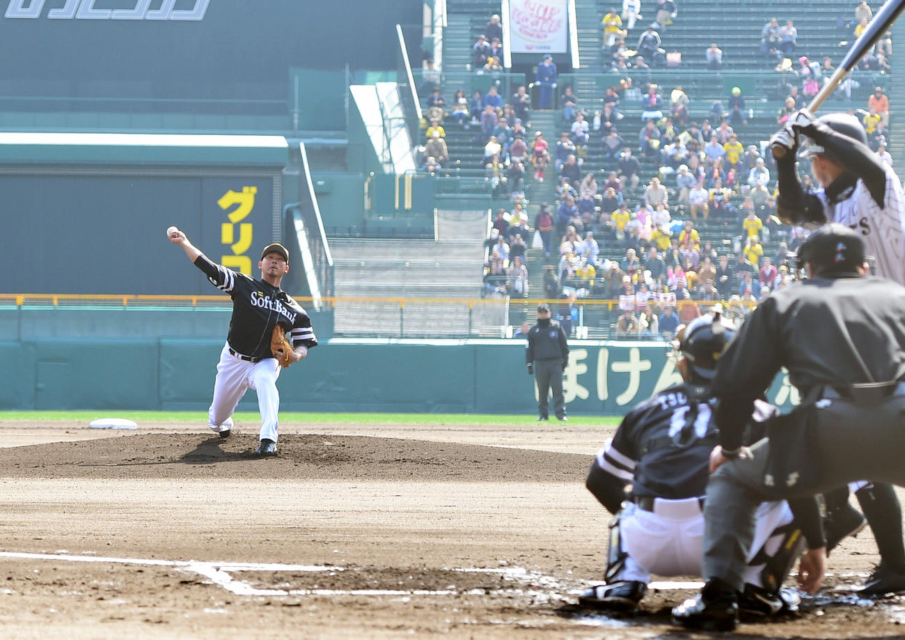 15年、阪神とのオープン戦に先発し3回無失点のソフトバンク松坂。打者鳥谷