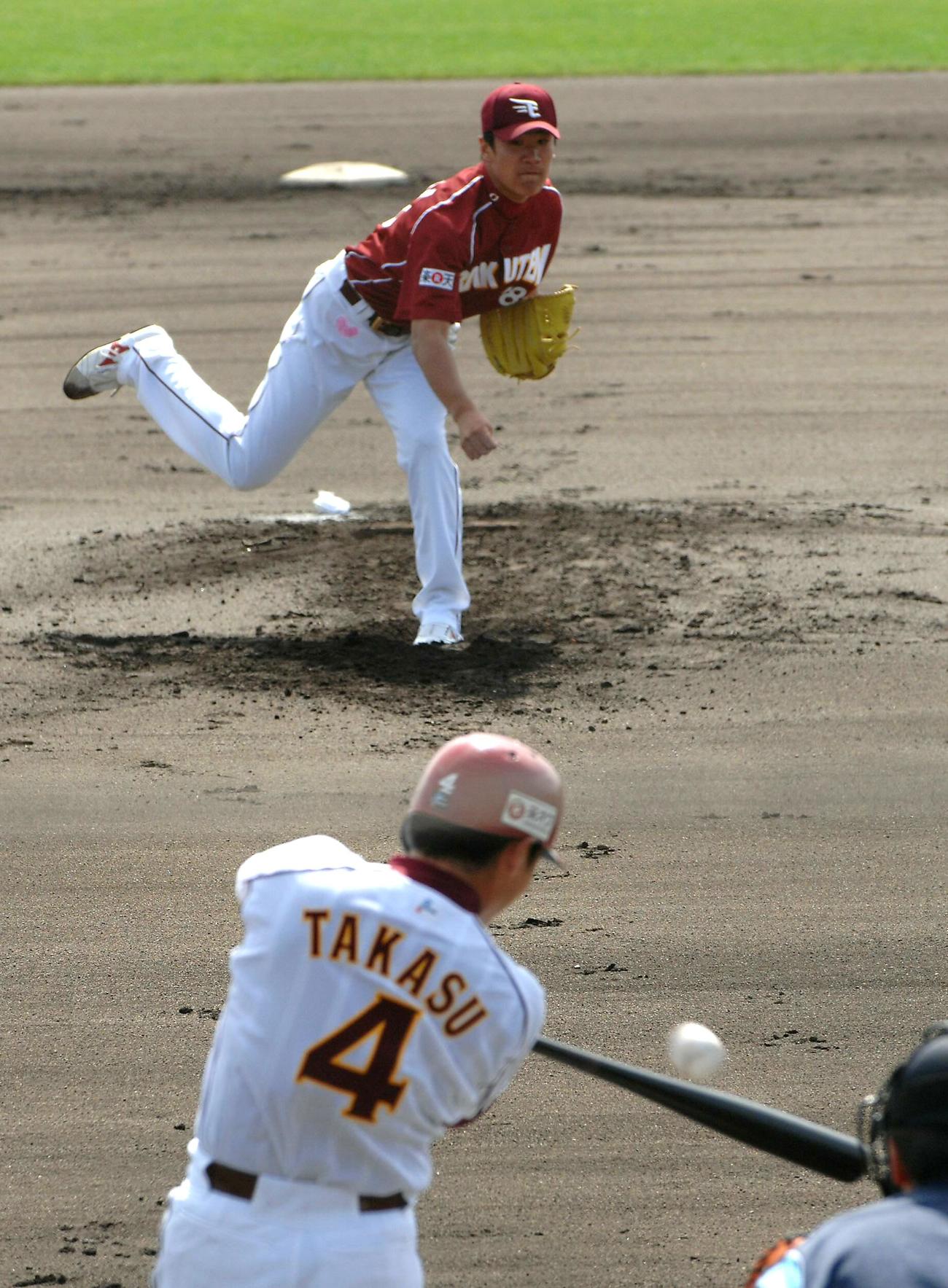 07年2月15日、紅白戦で高須に左越え本塁打を許す田中将大
