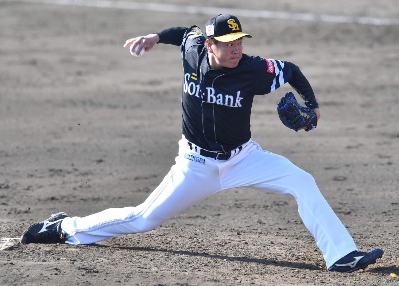 紅白戦　5回裏より登板した紅組4番手の津森（撮影・岩下翔太）