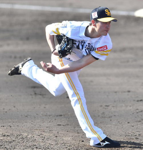 紅白戦　3回表より登板した白組2番手の笠谷（撮影・岩下翔太）