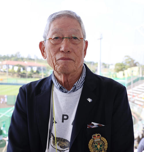 阪神キャンプ地宜野座を訪れる権藤博氏（撮影・清水貴仁）＝2021年2月16日、かりゆしホテルズボールパーク宜野座
