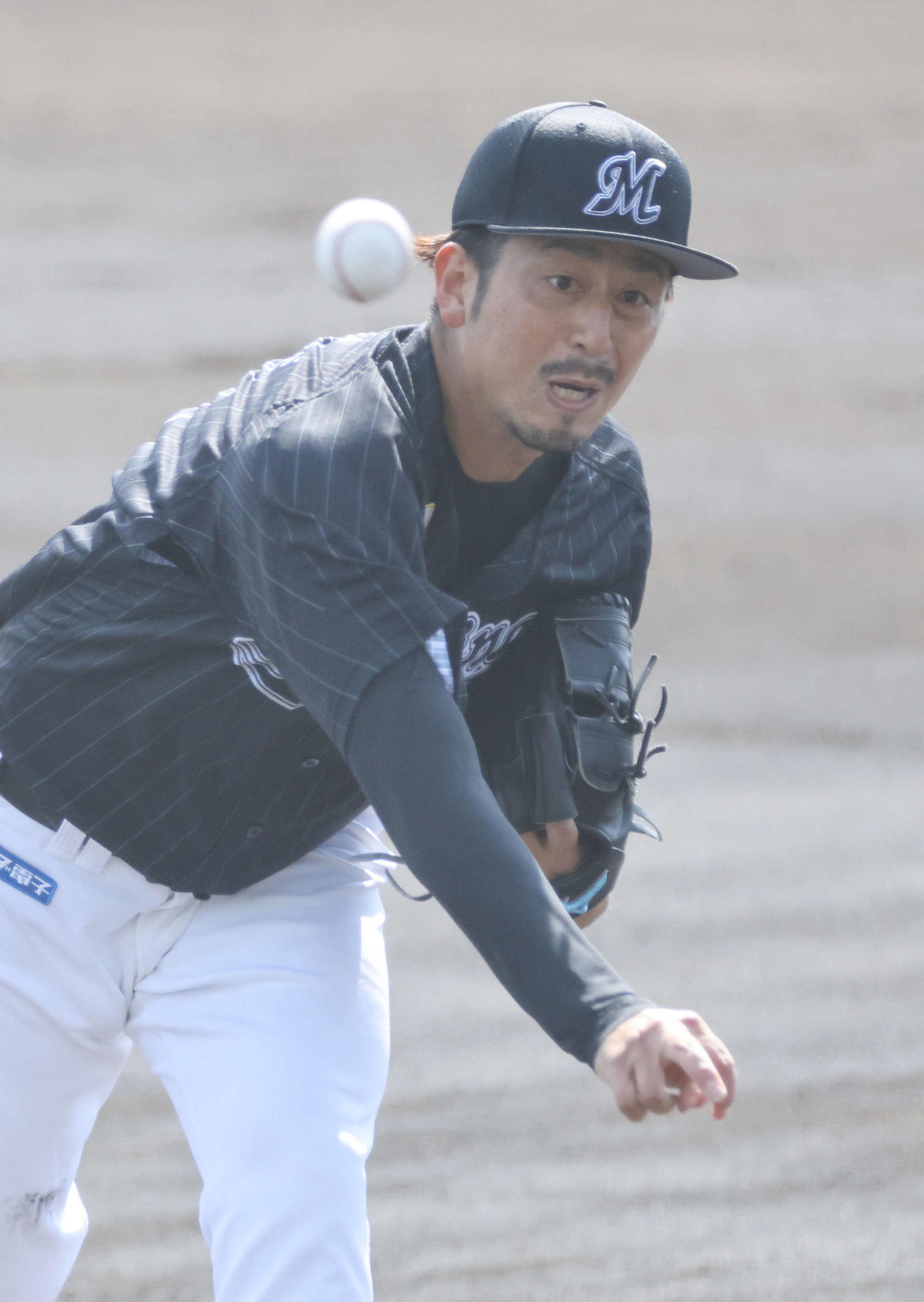 練習試合広島対ロッテ　ロッテ先発の大嶺（撮影・加藤孝規）