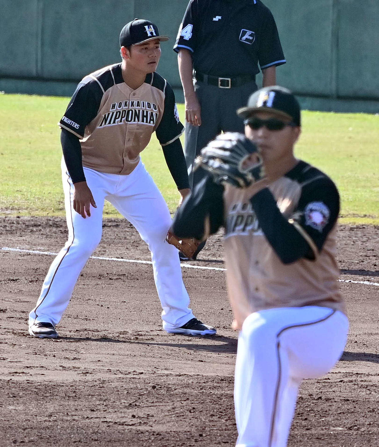 中日対日本ハム　8回に一塁を守る清宮幸太郎（撮影・上田博志）