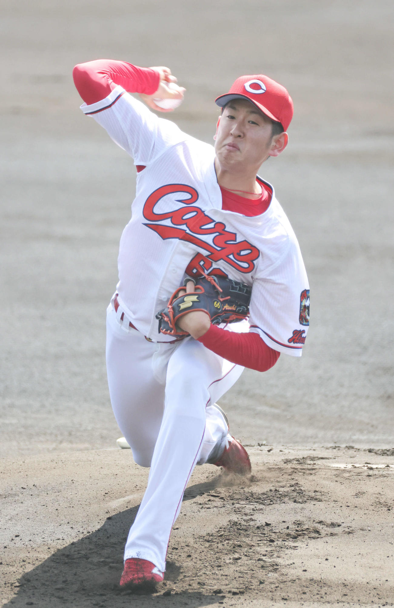 練習試合広島対ロッテ　広島先発の遠藤（撮影・加藤孝規）