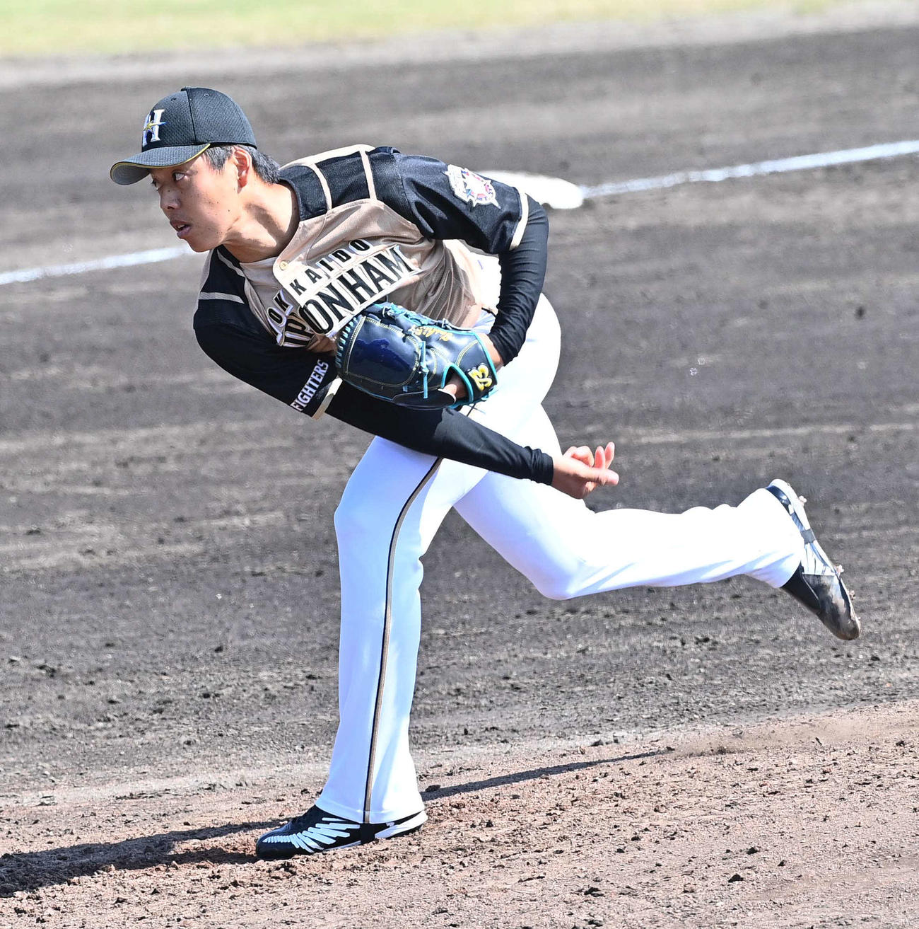 中日対日本ハム　日本ハム2番手で登板する杉浦（撮影・上田博志）