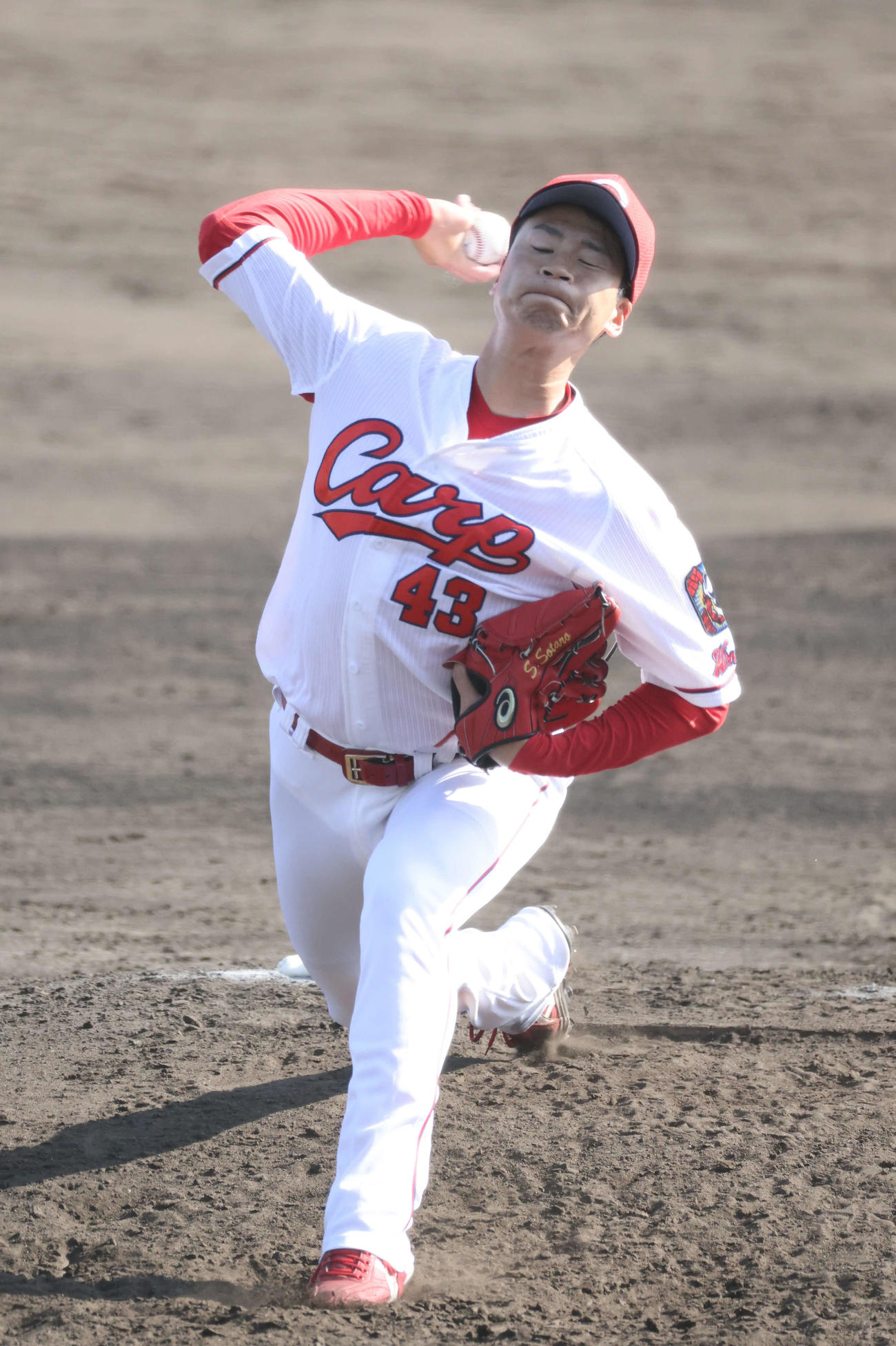 プロ野球練習試合広島対ロッテ　9回表ロッテ、広島5番手の島内（撮影・加藤孝規）