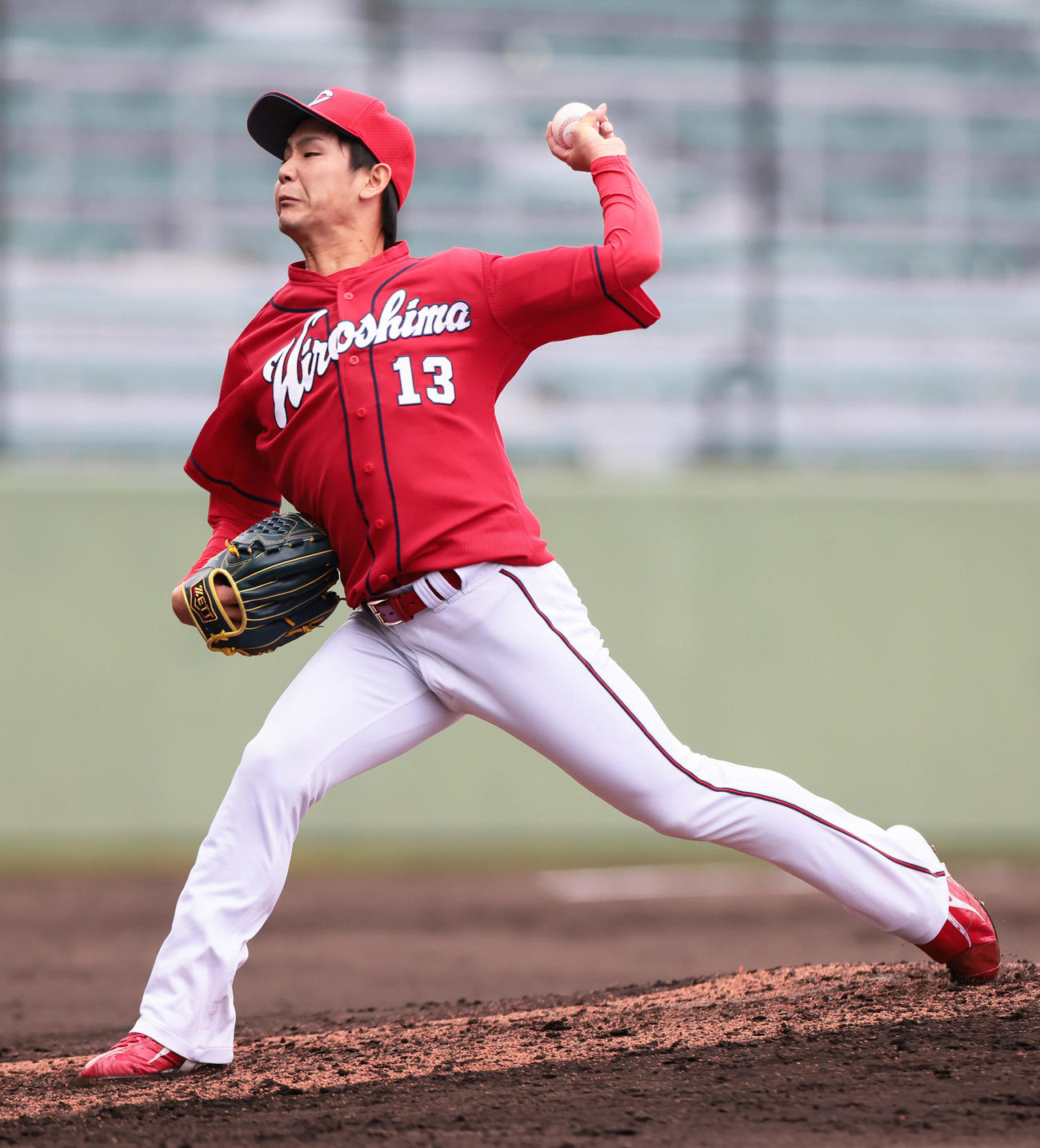 練習試合　巨人対広島　練習試合に登板する広島森浦（撮影・足立雅史）