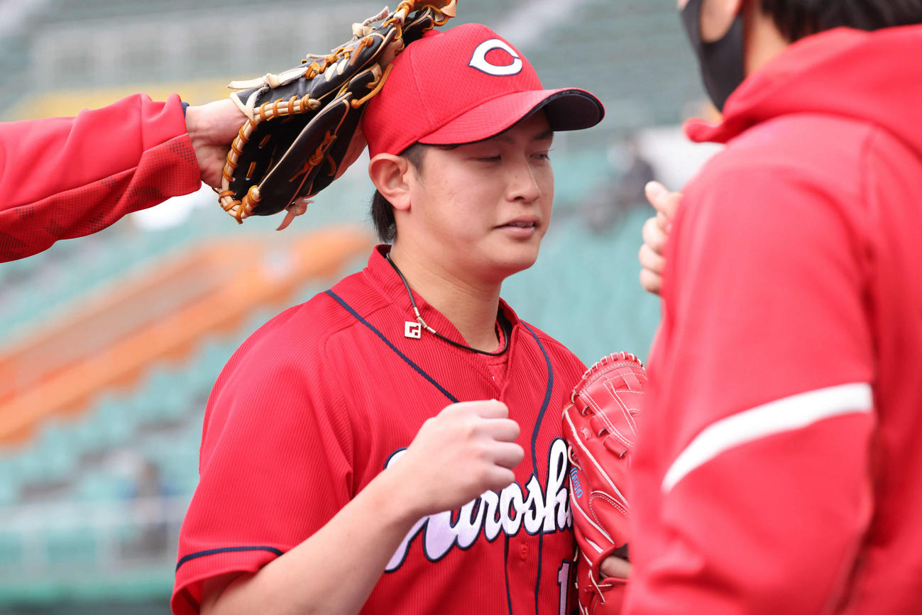 巨人対広島　8回裏巨人、広島5番手で登板したドラフト3位の大道（撮影・加藤孝規）