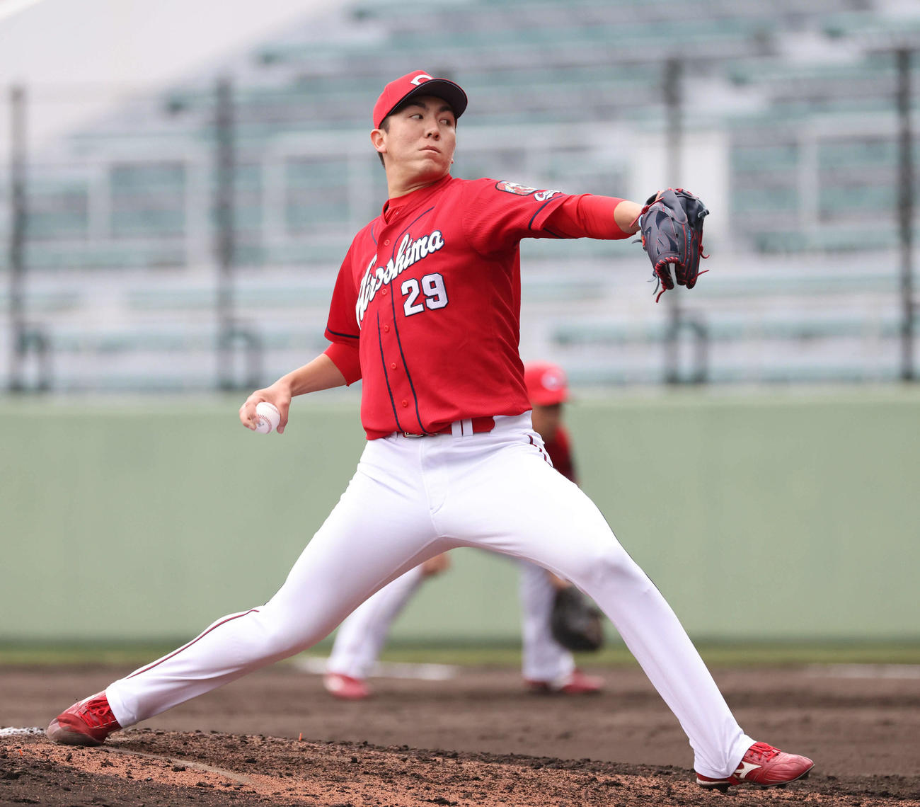 巨人対広島　9回裏巨人、力投する広島ケムナ（撮影・加藤孝規）