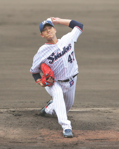 ヤクルト対DeNA　ヤクルト先発の高橋（撮影・河田真司）