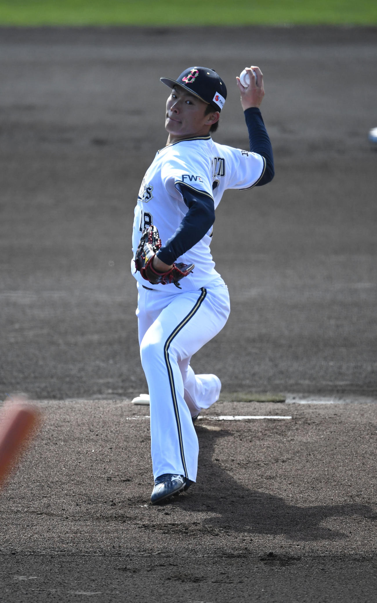 紅白戦　白組先発の山本（撮影・前岡正明）