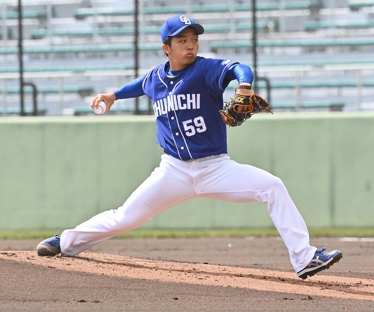 巨人対中日練習試合　中日先発山本拓実（撮影・上田博志）
