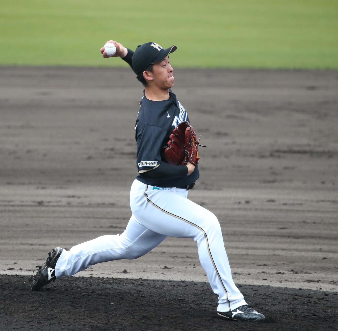 日本ハム紅白戦　2回を投げ1安打に抑える北浦（撮影・黒川智章）