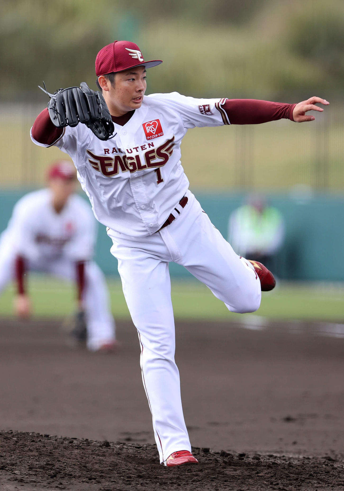 楽天対ロッテ　力投する楽天松井（撮影・鈴木正人）