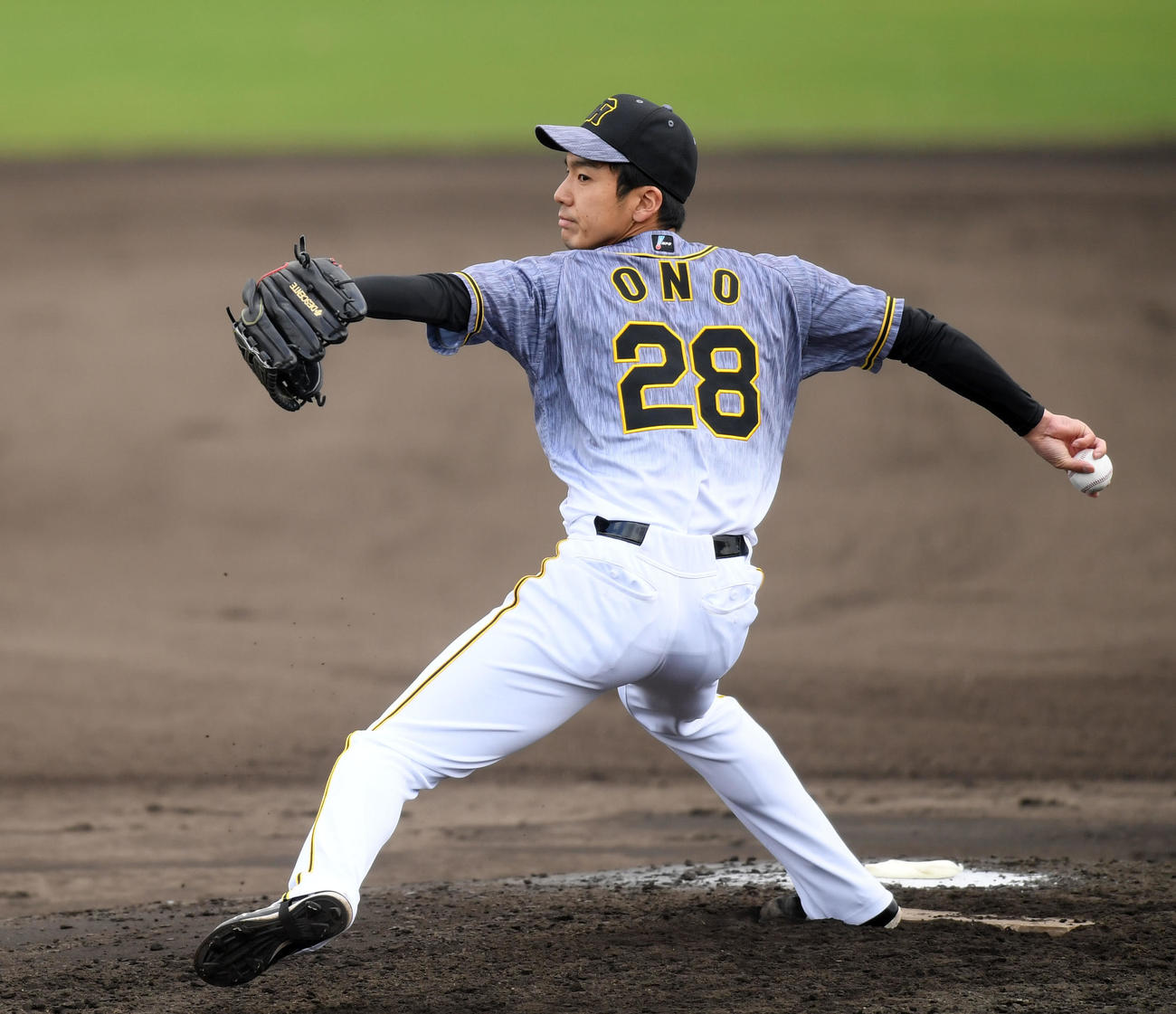 DeNA対阪神　力投する阪神小野（撮影・横山健太）