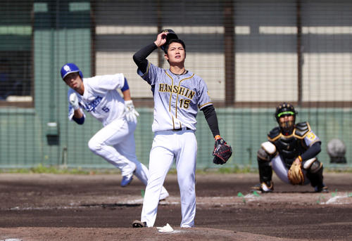 中日対阪神　1回裏中日1死一、二塁、西純は阿部（左）に左越え3点本塁打を被弾（撮影・加藤哉）