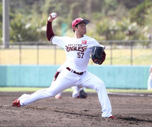 練習試合　楽天対日本ハム　5回に登板の滝中（撮影・黒川智章）