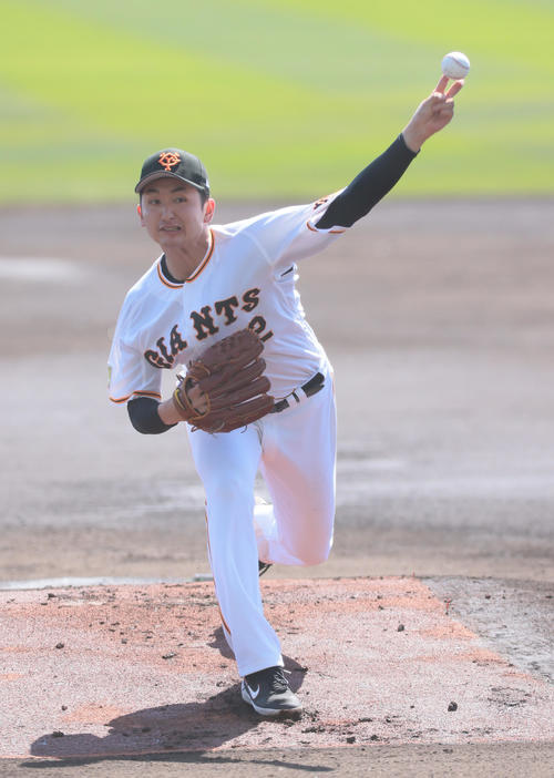 巨人対日本ハム　巨人先発の横川（撮影・足立雅史）