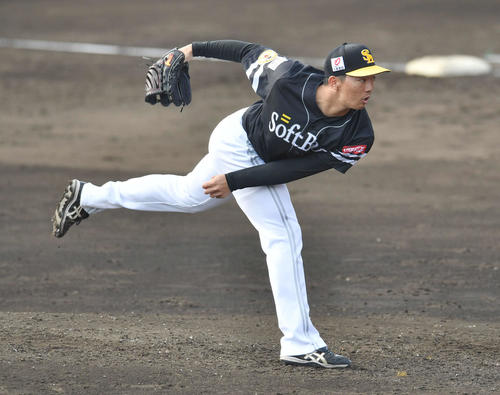紅白戦　3回裏より登板した紅組2番手の川原（撮影・岩下翔太）