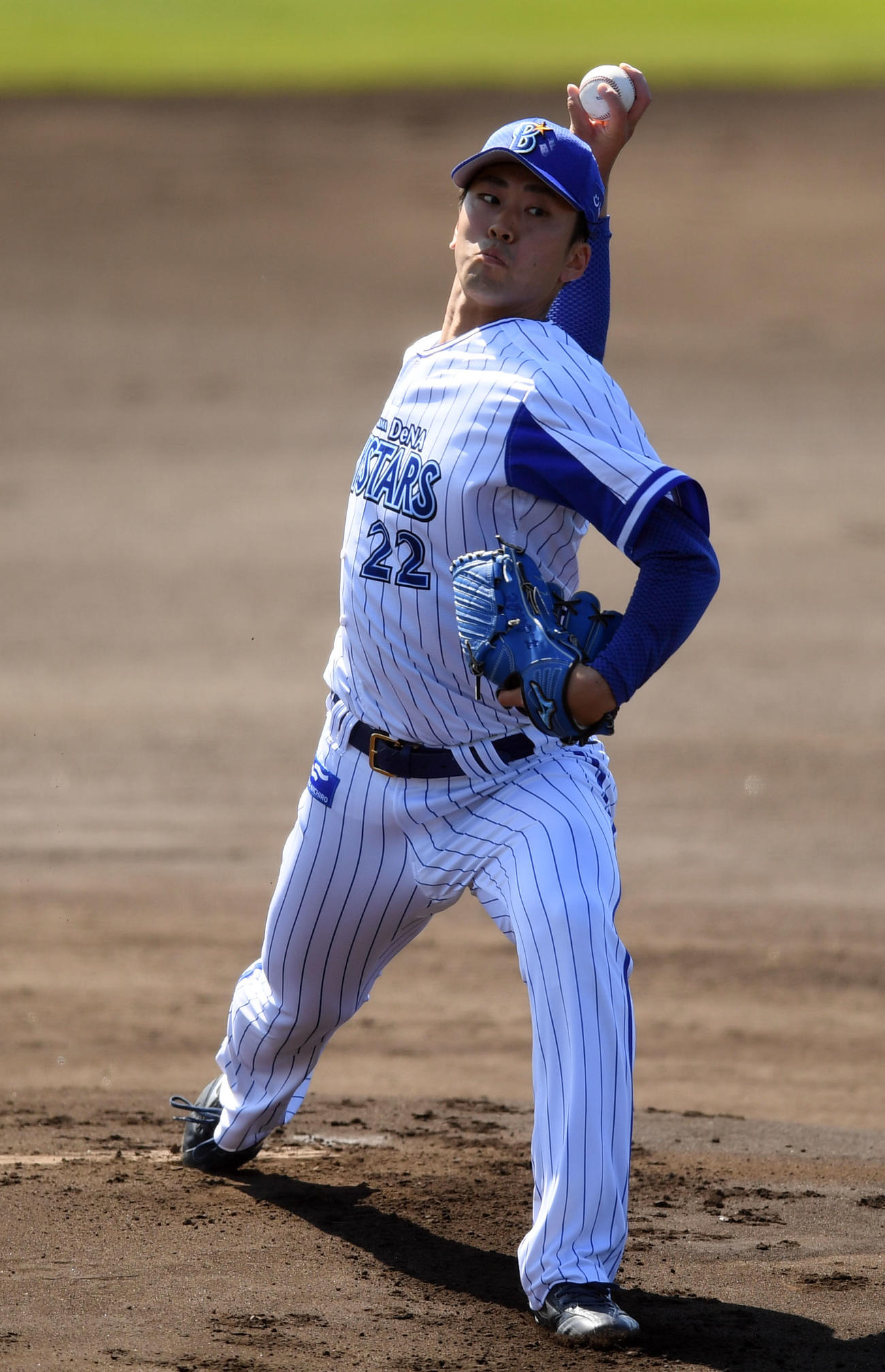 DeNA対ロッテ　力投するDeNA先発の入江（撮影・横山健太）
