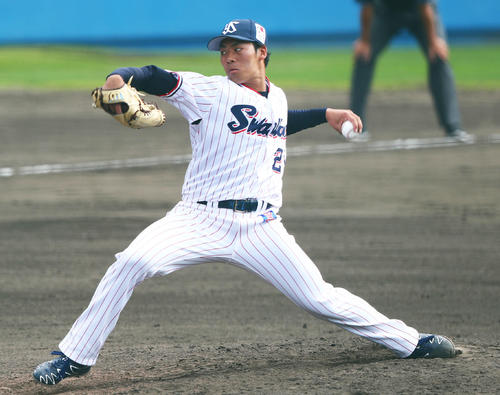 ヤクルト対楽天　5回表楽天の攻撃から登板する山野（撮影・河田真司）