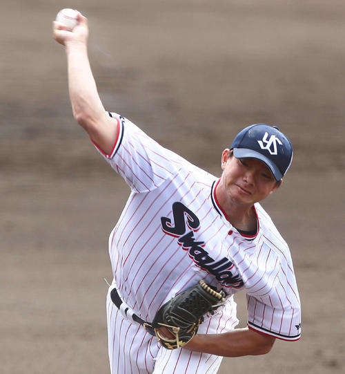 ヤクルト対楽天　3回表楽天の攻撃から登板する木沢（撮影・河田真司）