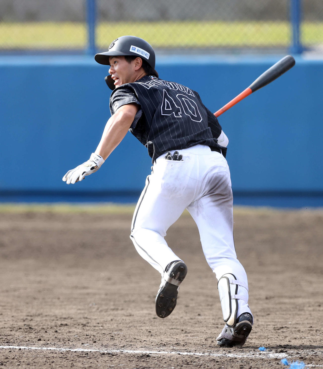DeNA対ロッテ　9回表ロッテ2死一、二塁、福田光は左前適時打を放つ（撮影・鈴木正人）