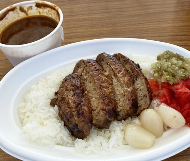 「たんぽぽ」のハンバーグカレー