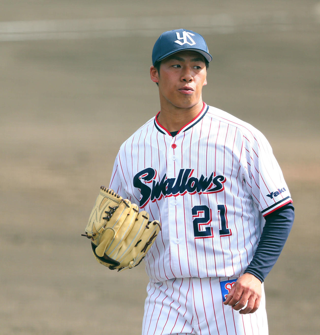 ヤクルト対楽天　5回表楽天の攻撃を抑えベンチに戻る山野（撮影・河田真司）