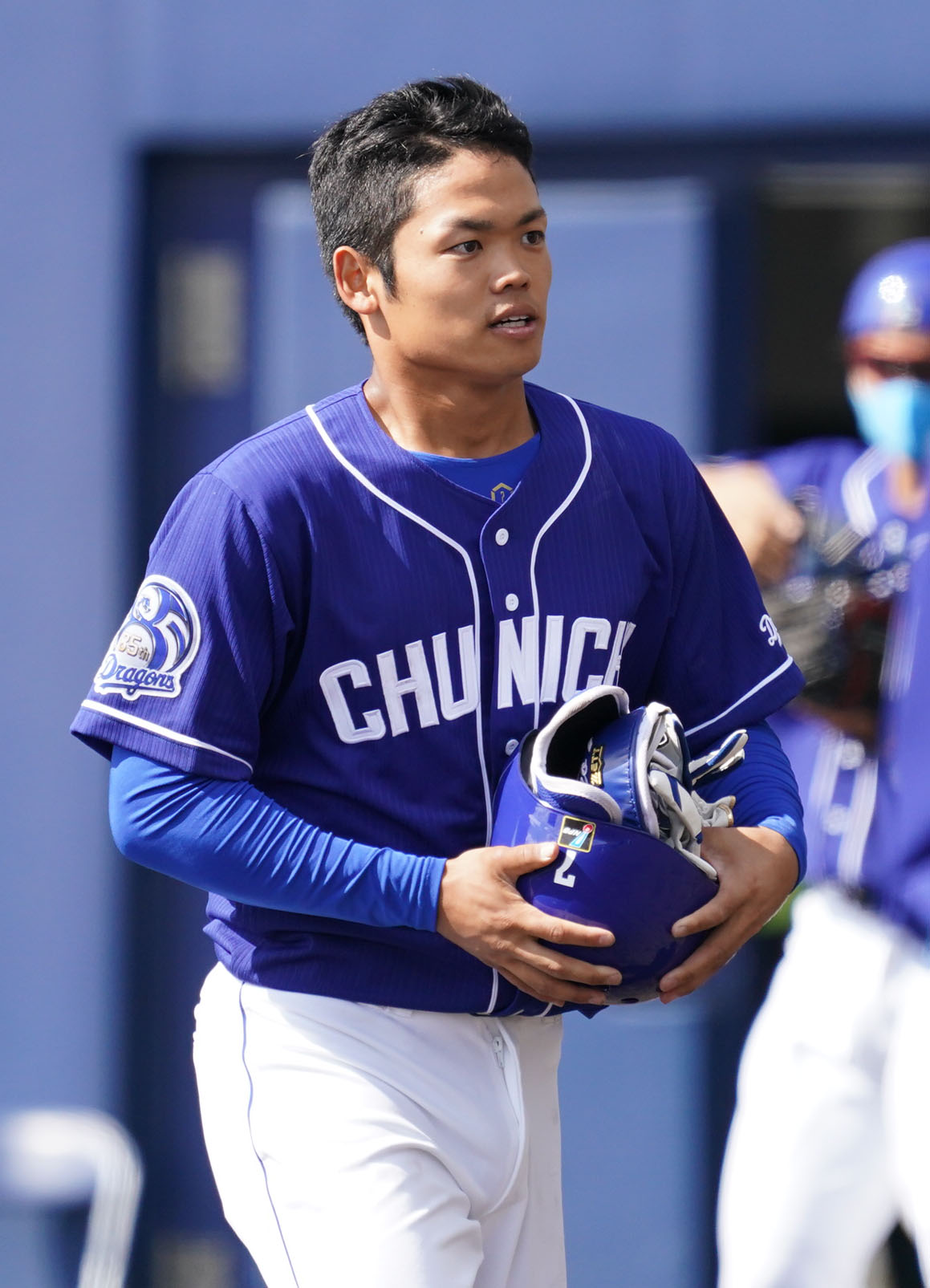 日本ハム対中日　5回表中日攻撃終了、ベンチへ戻る根尾昂（撮影・森本幸一）