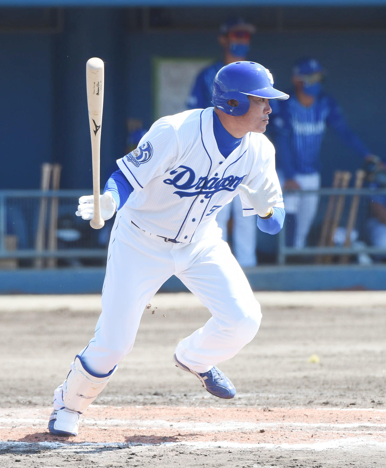 二軍練習試合・中日対DeNA 1回裏中日2死三塁、中前適時打放った福留孝介（撮影・森本幸一）