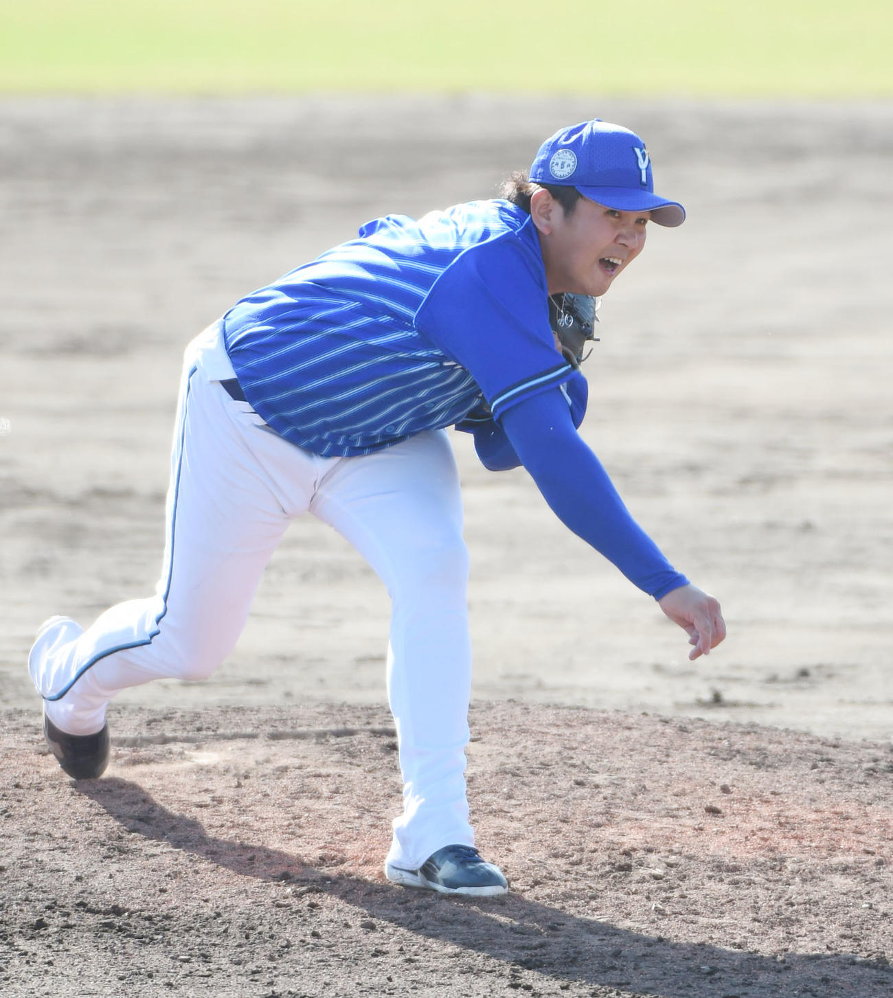 2軍練習試合・中日対DeNA　8回裏、DeNA5番手として登板する山崎康晃（撮影・森本幸一）